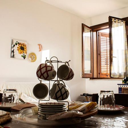 Casa Vacanze Di Anna E Selene Villa Favignana Eksteriør billede