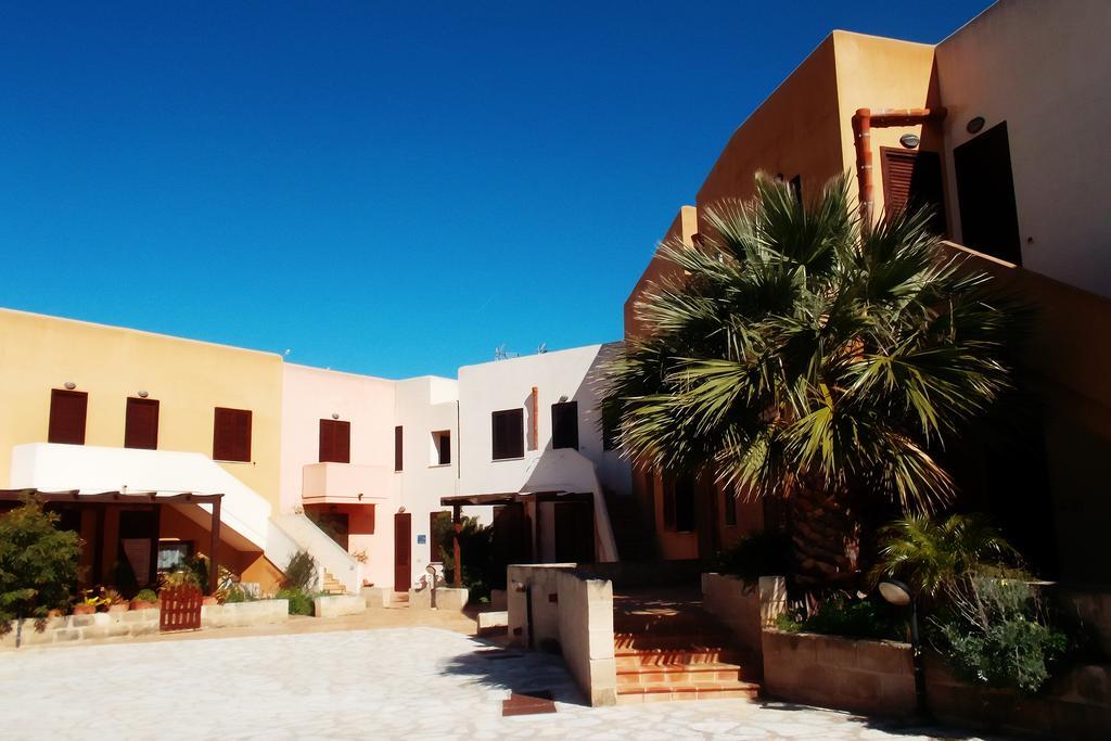 Casa Vacanze Di Anna E Selene Villa Favignana Eksteriør billede
